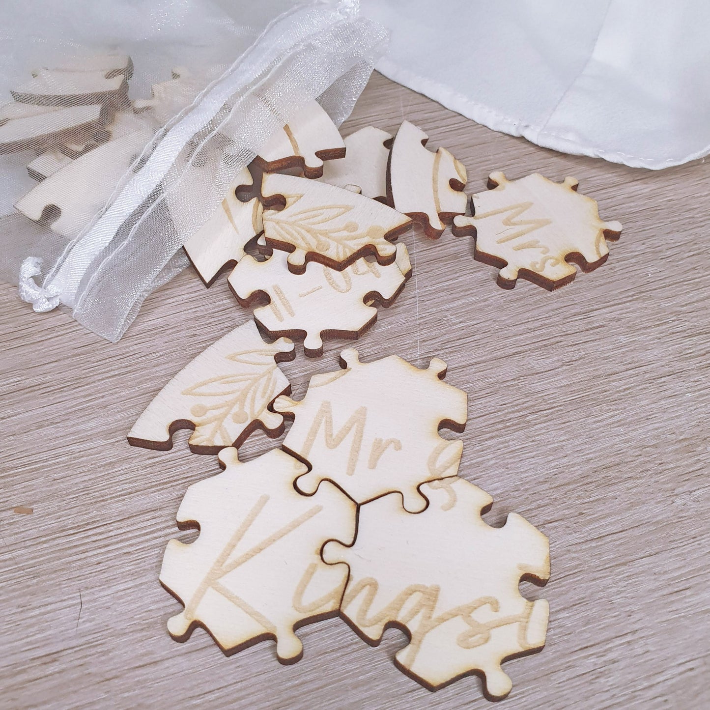 Handcrafted wooden wedding favour - Customisable puzzle for guests